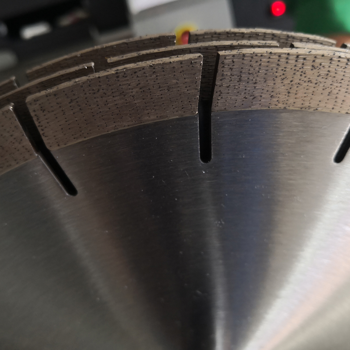 arrayed saw blade